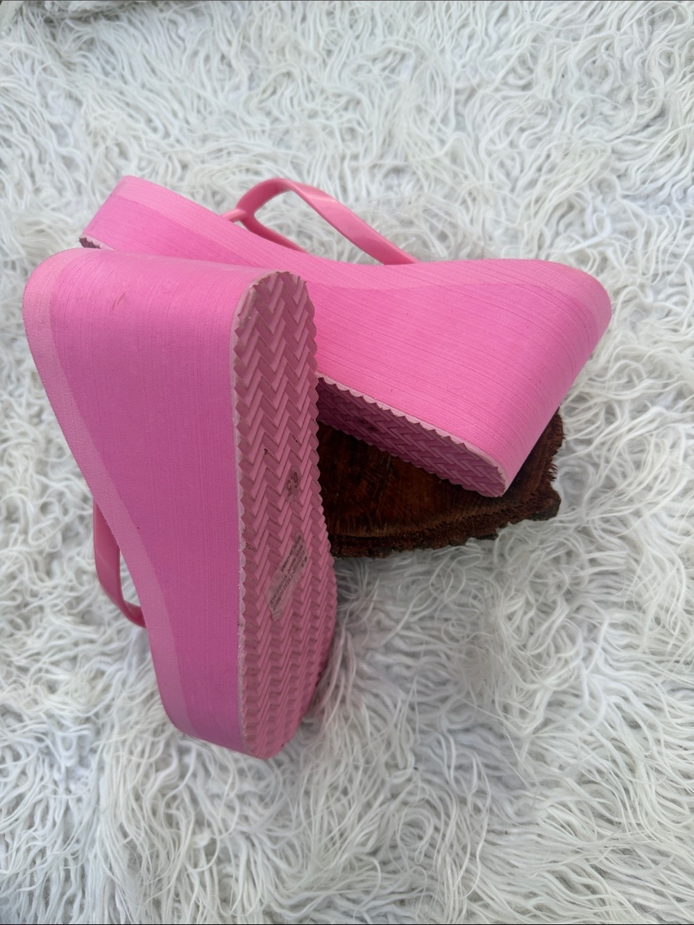 Fashion Nova Hot Pink Platform Wedge Flip Flops - Picture 2 of 5